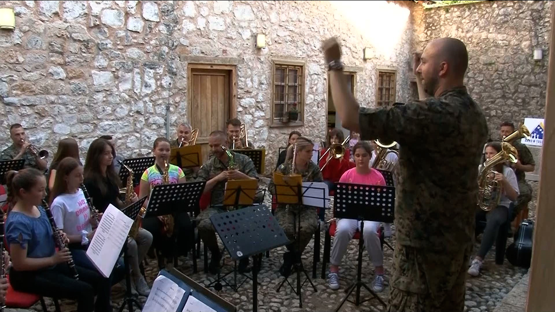 „Band together“ u Stocu